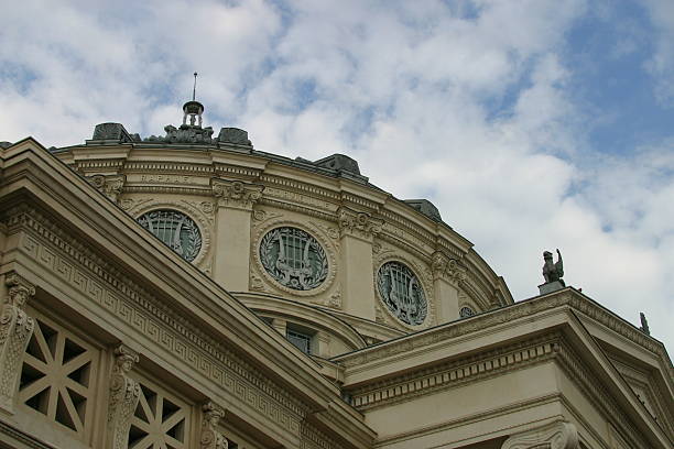 oper von bucarest, der hauptstadt von rumänien - bucharest opera romania indigenous culture stock-fotos und bilder