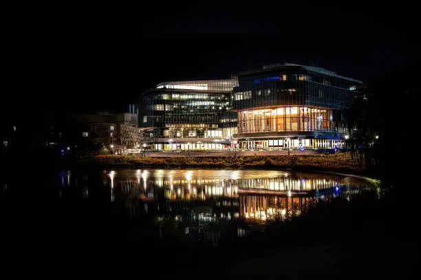 Night shot of Kellogg School of Business at Northwestern University