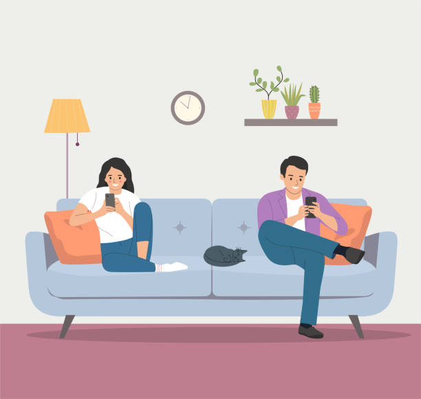 ilustrações, clipart, desenhos animados e ícones de jovem mulher e homem sentados no sofá com smartphones. - no sofá com celular