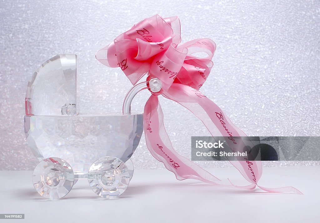 Crystal carrinho de bebê recém-nascido, com fita rosa - Foto de stock de Fita royalty-free