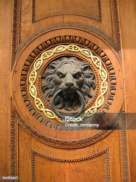 Doorknocker - Fotografie stock e altre immagini di Animale - Animale, Antico - Vecchio stile, Architettura