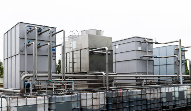 cooling water tower in industry plant - torre de arrefecimento imagens e fotografias de stock