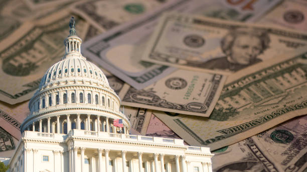 techo de la deuda pública y cierre del gobierno federal - government spending fotografías e imágenes de stock