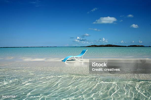 Blue Leżak Na Plaży Cypel Na Bahamach - zdjęcia stockowe i więcej obrazów Pokusa - Pokusa, Wyspa - Land Feature, Bahamy