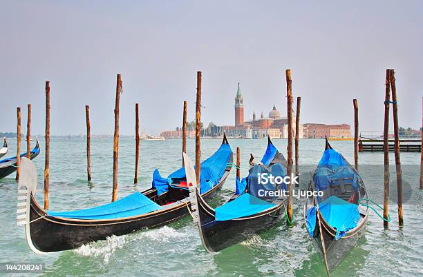 Gondola Zacumowane Na Molo San Marco W Wenecji Włochy - zdjęcia stockowe i więcej obrazów Architektura