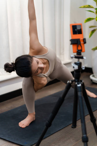 istock Online live broadcast of Pilates teaching 1442086420