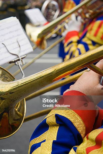 Banda Militar De Bronze - Fotografias de stock e mais imagens de Desfile - Desfile, Marchar, Trompete