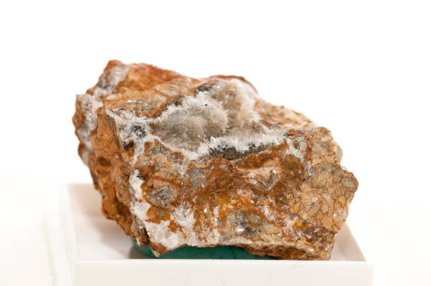 muestra mineral de aragonita - aragonita fotografías e imágenes de stock