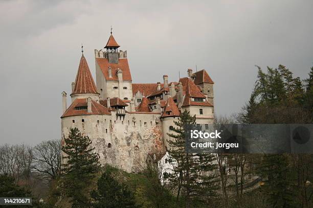 Castelo De Bran Dracula S - Fotografias de stock e mais imagens de Farelo - Farelo, Castelo, Roménia
