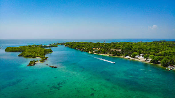 istock Boat Passing Islands in Colombia 1442108391