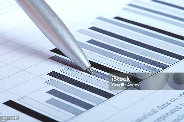 Gráfico De Foto de stock y más banco de imágenes de Actuación - Representación - Actuación - Representación, Acontecimiento anual, Ahorros