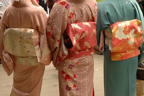 vestido tradicional japonês - obi sash fotos imagens e fotografias de stock