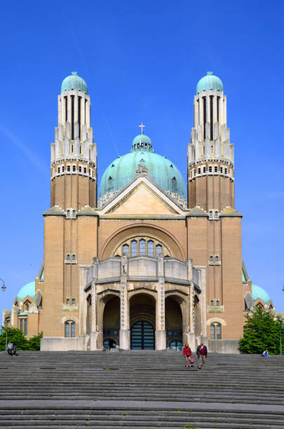 the national basilica in brussels belgium. - brussels basilica imagens e fotografias de stock
