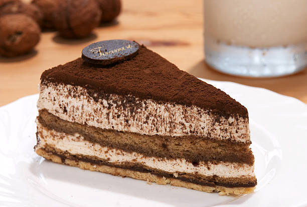 тирамису - tiramisu dessert italian culture cake стоковые фото и изображения