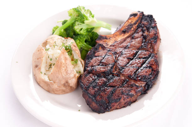 육즙이 많은 갈비 스테이크 - sirloin steak baked potato beef gourmet 뉴스 사진 이미지