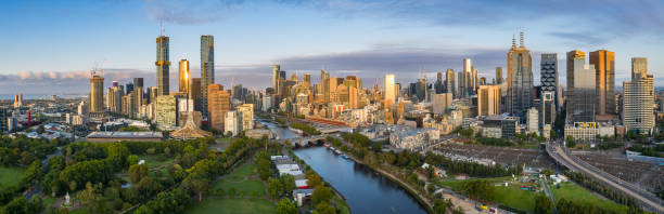 Panoramic image of the stunning city of Melbourne, Australia Melbourne, Australia – February 07, 2020: A panoramic image of the stunning city of Melbourne, Australia yarra river stock pictures, royalty-free photos & images