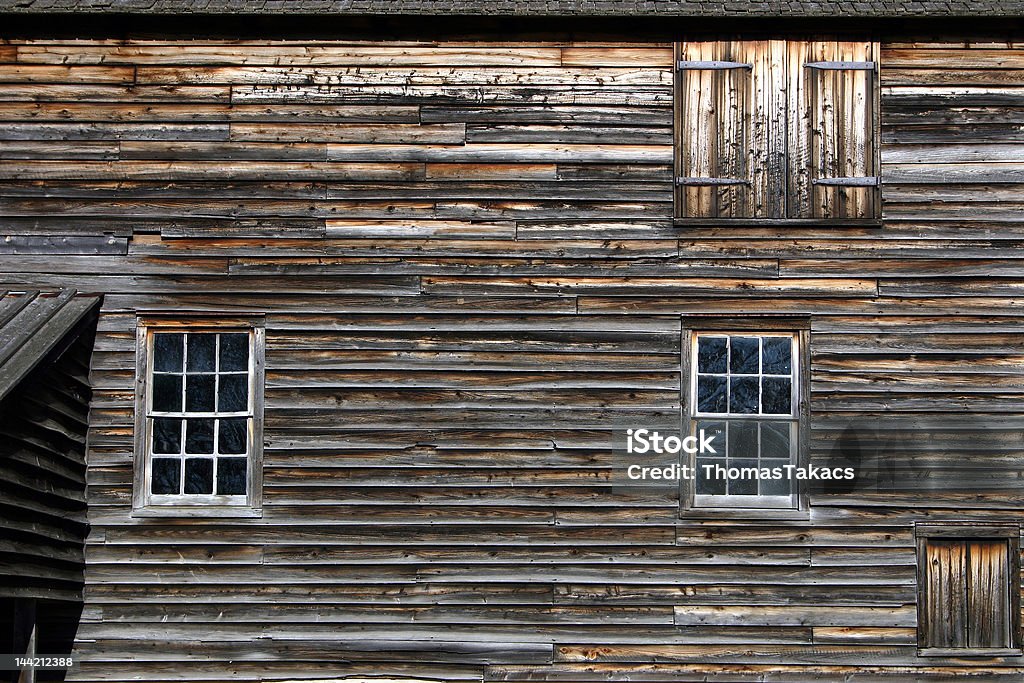 Antigua Barn pared - Foto de stock de Establo libre de derechos