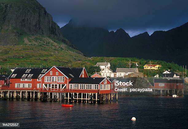 Lofoten 島の村 - スカンジナビアのストックフォトや画像を多数ご用意 - スカンジナビア, ノルウェー, バケーション