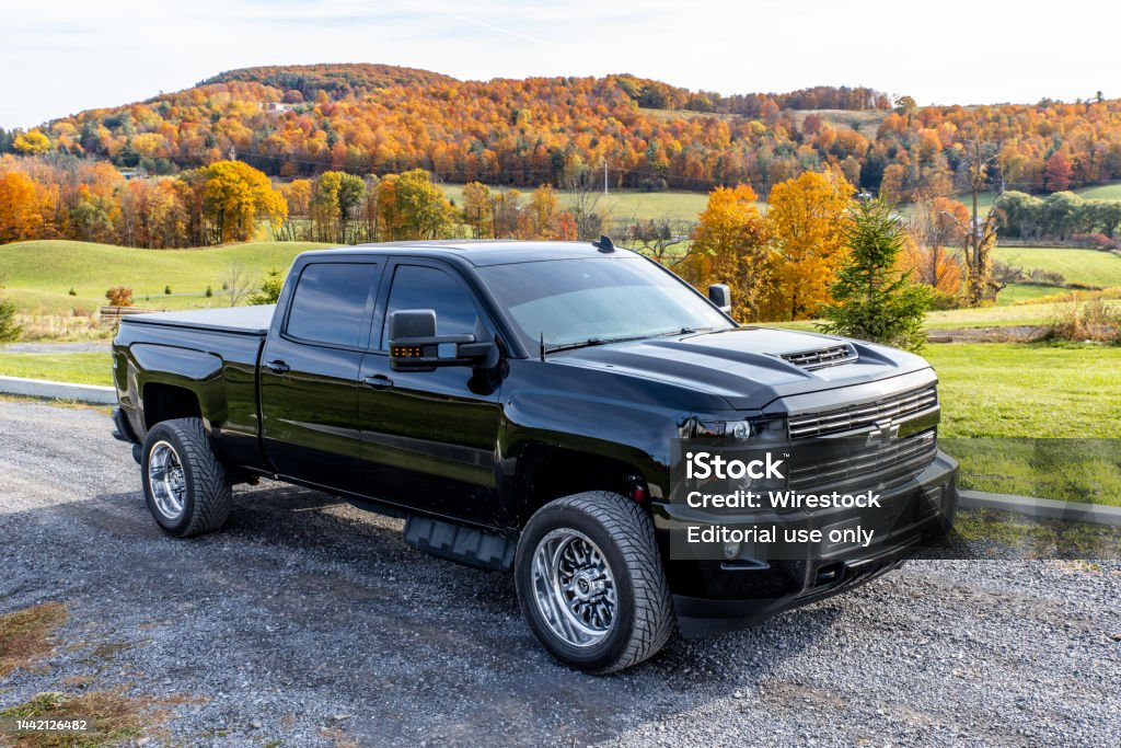  Camioneta Chevrolet Silverado Negra Foto de stock y más banco de imágenes de Camión de peso pesado