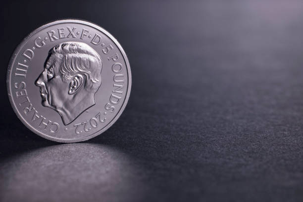 moneta króla karola iii - british currency currency nobility financial item zdjęcia i obrazy z banku zdjęć