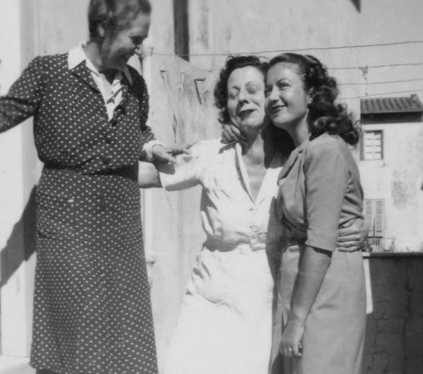 family in 1952. - 1952 stok fotoğraflar ve resimler