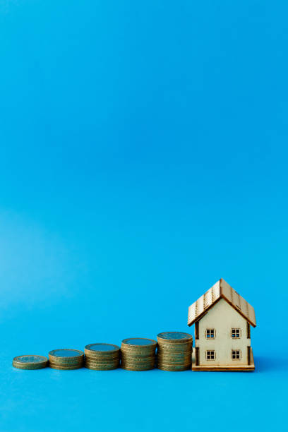 istock Saving money to buy a house 1442149576