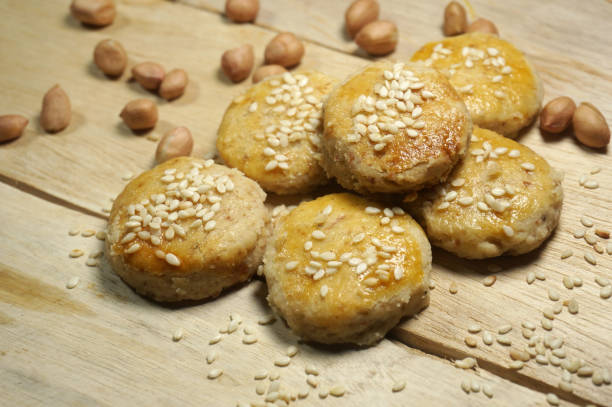 kue kacang (peanut cookies) made from wheat flour dough, egg, fine sugar, cooking oil.