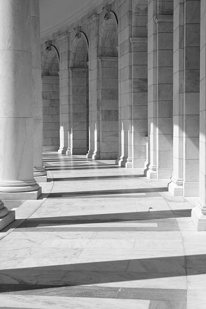 anfiteatro de arlington, pc - washington dc arlington national cemetery arlington virginia architecture imagens e fotografias de stock