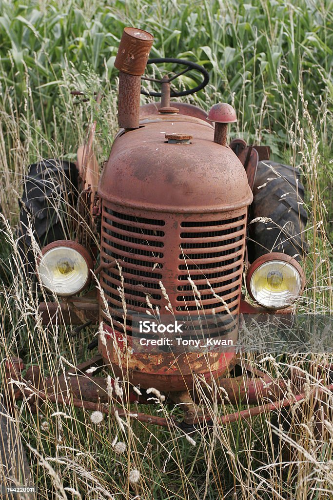 Vintage agricultura trator - Foto de stock de 1950-1959 royalty-free