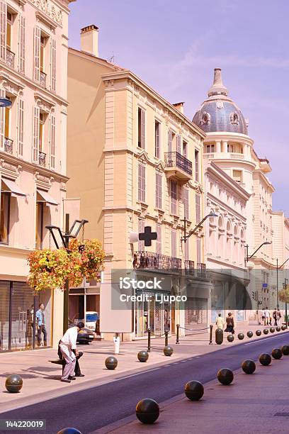 Escena De La Calle De Cannes Francia Foto de stock y más banco de imágenes de Cannes - Cannes, Aire libre, Arquitectura