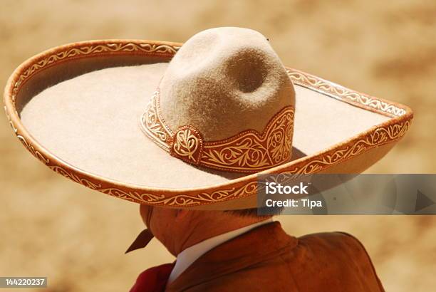 머리와 어깨멕시코 카우보이 멕시코에 대한 스톡 사진 및 기타 이미지 - 멕시코, 카우보이, 모자-모자류