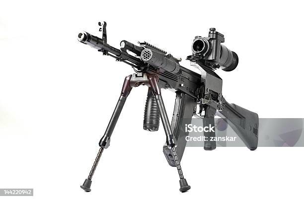Foto de Machine Gun Kalashnikov No Tripé Ótico E Vista e mais fotos de stock de AK-47 - AK-47, Agressão, Apavorado