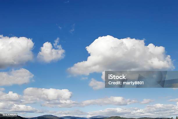 Wypukły Cumulus Krajobraz Z Chmurami - zdjęcia stockowe i więcej obrazów Bez ludzi - Bez ludzi, Bezchmurne niebo, Chmura