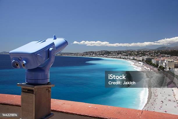 Telescópio Sobre Nice Beach - Fotografias de stock e mais imagens de Binóculos - Binóculos, França, Nice - França