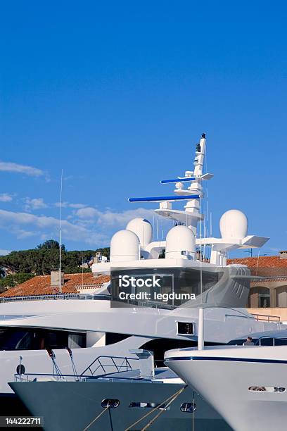 St Tropez Yacht Stockfoto und mehr Bilder von Anlegestelle - Anlegestelle, Blau, Côte d'Azur