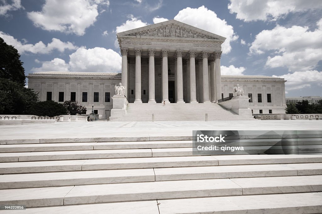 Los pasos principales para EE. UU. Tribunal supremo, Washington cielo azul - Foto de stock de Escaleras libre de derechos
