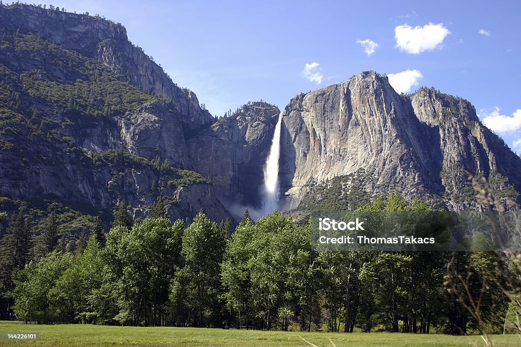 Cachoeiras, Parque Nacional de Yosemite - Foto de stock de Ambiente dramático royalty-free