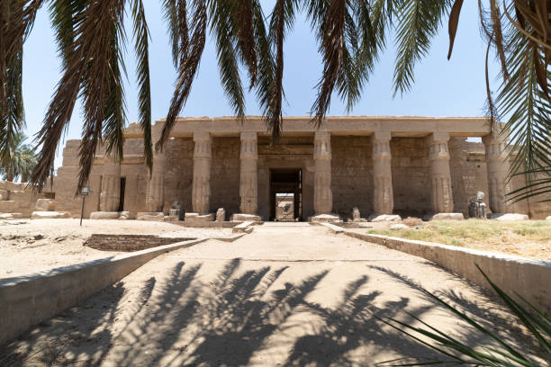 świątynia grobowa seti i na zachodnim brzegu. luxor. egipt. koncepcja podróży. - luxor africa archaeology architecture zdjęcia i obrazy z banku zdjęć