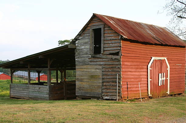 istock Old Barn at our friends Farm 144226612