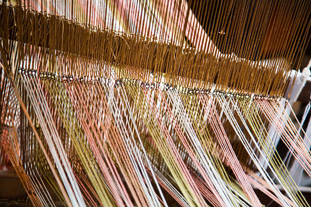 informel - weaving machine photos et images de collection
