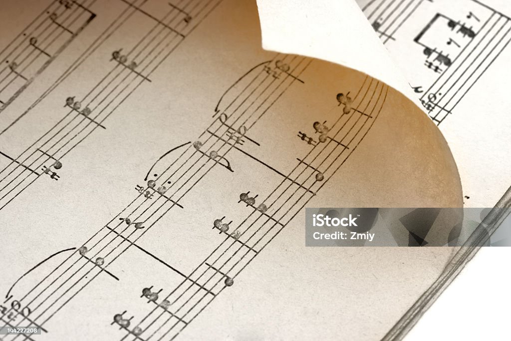 Bended музыки лист - Стоковые фото Аккорд роялти-фри