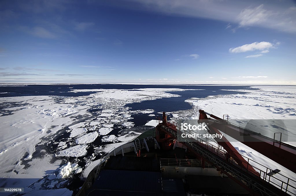 Navire de recherche dans l'Antarctique - Photo de Antarctique libre de droits