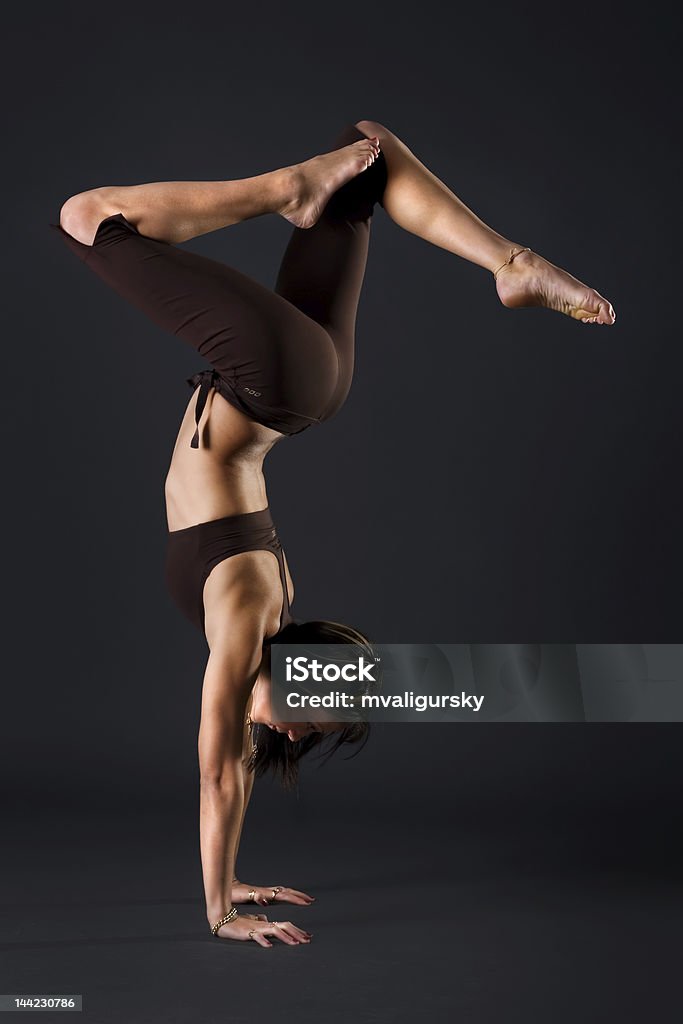 여성 gymnast 신축 - 로열티 프리 곡예 활동 스톡 사진