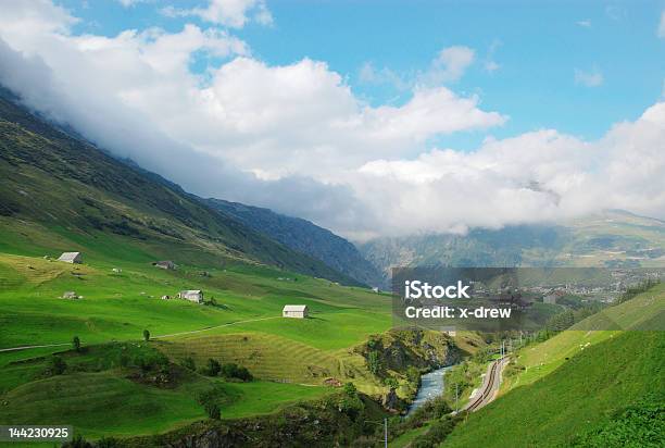 Natureza Paisagem Suíça - Fotografias de stock e mais imagens de Aldeia - Aldeia, Alpes Europeus, Alpes suíços