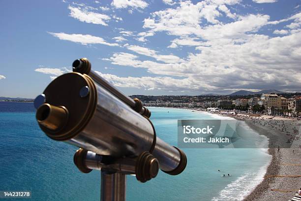 Praia De Nice Esquecendo Telescópio - Fotografias de stock e mais imagens de Admirar a Vista - Admirar a Vista, Antigo, Apanhar Sol