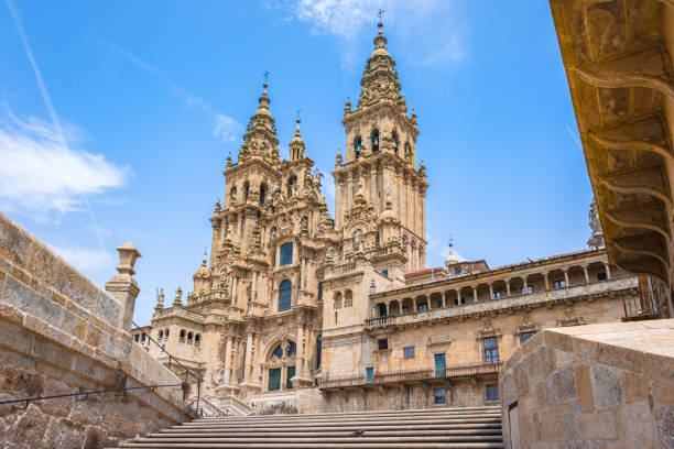 catedral de santiago de compostela, espanha - cloister - fotografias e filmes do acervo