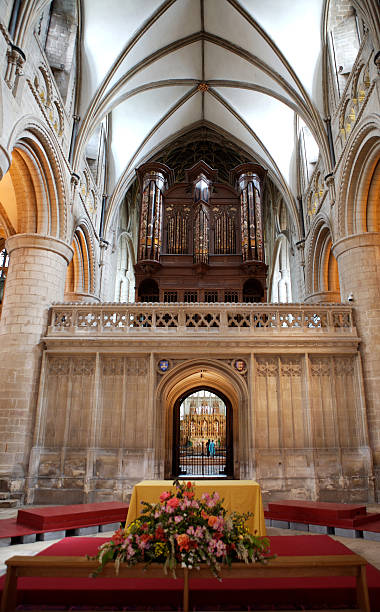 englishcathedral - church stained glass hymnal glass imagens e fotografias de stock