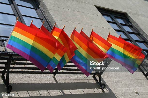 Gay Pride Flaggen Fliegen Vom Balkon Stockfoto und mehr Bilder von Balkon - Balkon, Bunt - Farbton, Feiern