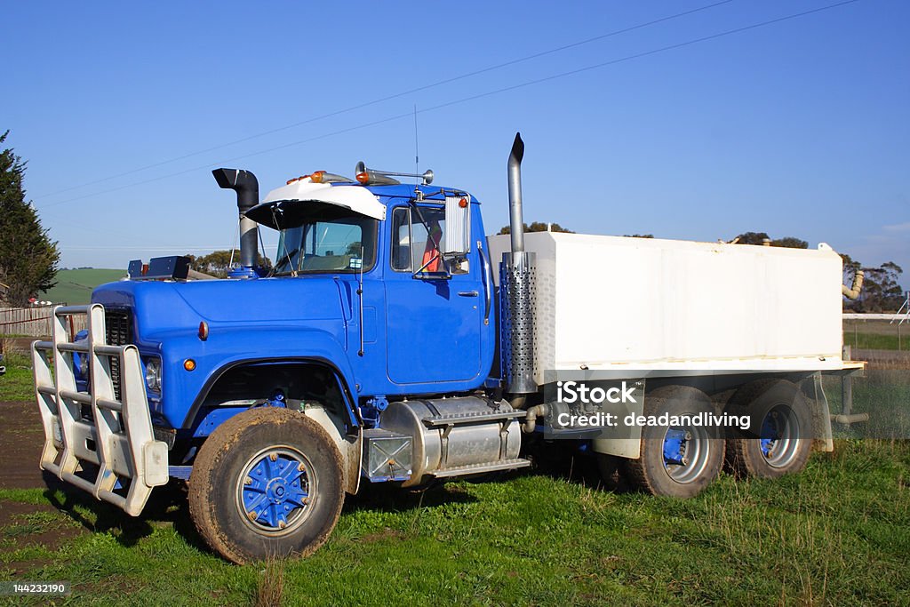 Petit camion - Photo de Véhicule utilitaire léger libre de droits