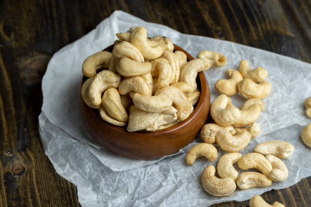 istock ready to eat and peeled cashew nuts 1442322068